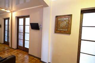 Отели типа «постель и завтрак» Smart Inn Минск Кровать в общем 8-местном номере-11