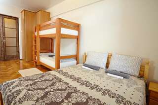 Отели типа «постель и завтрак» Smart Inn Минск Семейный номер-21