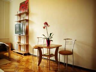 Отели типа «постель и завтрак» Smart Inn Минск Семейный номер-26