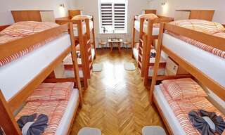 Отели типа «постель и завтрак» Smart Inn Минск Семейный номер-31